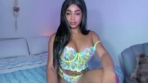 Snapshot of destinnemil chatting on January 24, 2025, 3:02 pm Destinne Mill online show from January 24, 2025, 3:02 pm