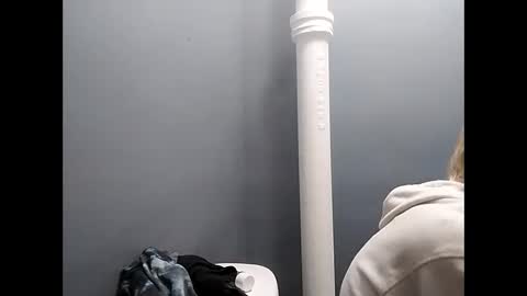 desturbingdetale699 online show from January 5, 2025, 3:11 am