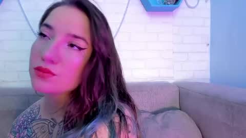 Snapshot of deva_blue chatting on March 6, 2025, 3:35 am Deva Blue online show from March 6, 2025, 3:35 am