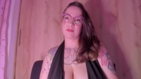 Snapshot of deva_blue chatting on September 11, 2025, 3:50 am Deva Blue online show from September 11, 2025, 3:50 am