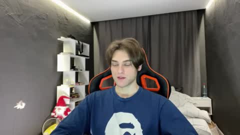 devilnut1 online show from November 19, 2025, 5:51 am