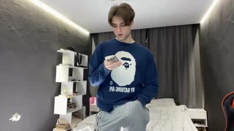 devilnut1 online show from November 20, 2025, 7:30 am