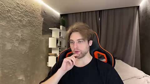 devilnut1 online show from March 19, 2026, 6:39 am