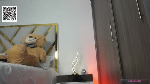 Devin Hunter online show from December 3, 2025, 11:36 pm