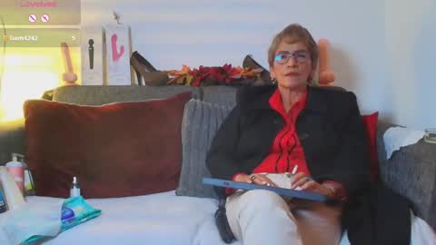 Devora online show from November 22, 2025, 2:43 am