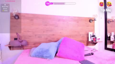 Mrs Devora online show from November 22, 2025, 9:14 pm