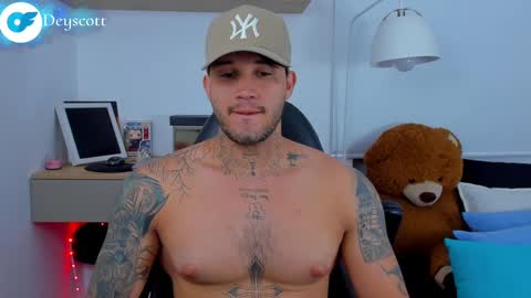 JULIAN online show from February 25, 2025, 1:20 am