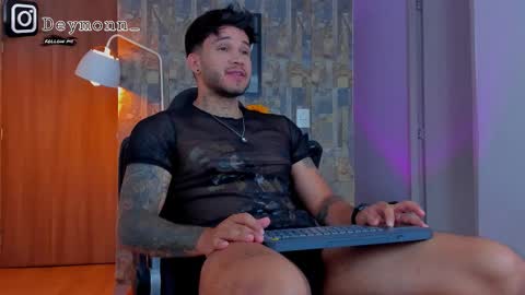 JULIAN online show from September 25, 2025, 6:44 pm