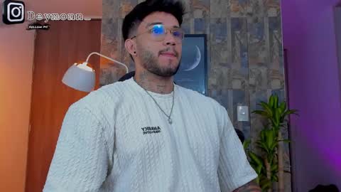 JULIAN online show from October 1, 2025, 8:48 pm