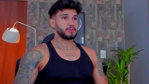 JULIAN online show from November 5, 2025, 5:35 pm