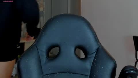 JULIAN online show from April 30, 2026, 12:17 am