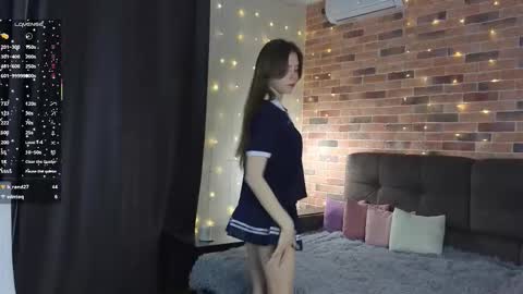 Kira online show from November 24, 2025, 5:12 pm