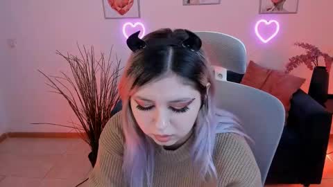 Dia online show from February 10, 2025, 4:58 pm