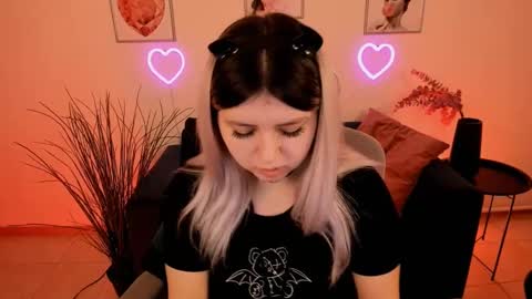 Dia online show from March 2, 2025, 6:30 pm