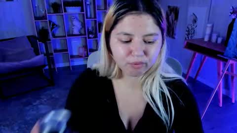 Dia online show from September 11, 2025, 4:51 pm