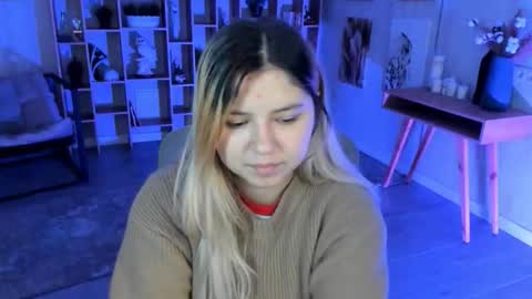 Dia online show from October 13, 2025, 7:14 pm