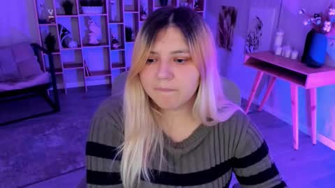 Dia online show from October 17, 2025, 8:33 pm