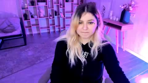 Dia online show from November 9, 2025, 7:50 am