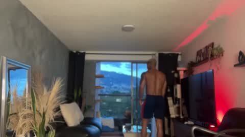 Diego online show from September 15, 2025, 11:05 pm