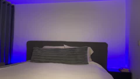 Diego online show from September 24, 2025, 11:30 pm