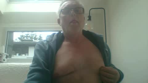 dial76 online show from January 31, 2025, 1:34 pm