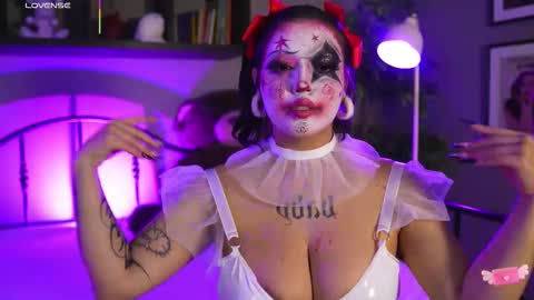 Snapshot of diamond_dustt chatting on October 26, 2025, 9:53 pm Diamond online show from October 26, 2025, 9:53 pm