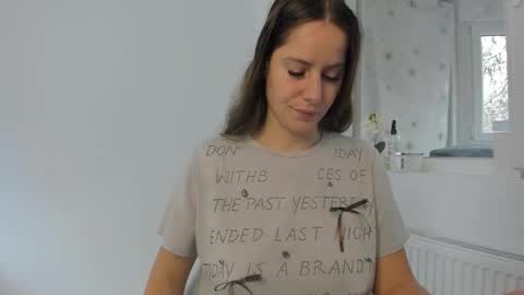 diamondkay_ online show from November 15, 2025, 11:40 am