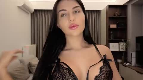 Iris online show from January 13, 2026, 8:47 pm