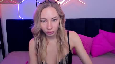 Diana  online show from October 13, 2025, 1:38 am