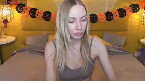 Diana  online show from October 31, 2025, 1:39 am