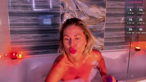 Snapshot of dianabeautyxxx chatting on January 24, 2025, 5:53 pm Diana online show from January 24, 2025, 5:53 pm