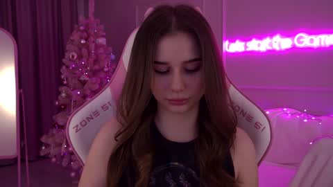 Snapshot of dianabecker chatting on December 17, 2024, 6:20 pm Diana online show from December 17, 2024, 6:20 pm
