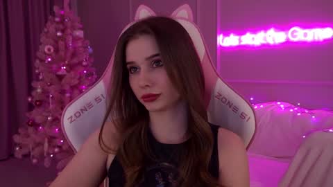Snapshot of dianabecker chatting on December 18, 2024, 12:43 am Diana online show from December 18, 2024, 12:43 am