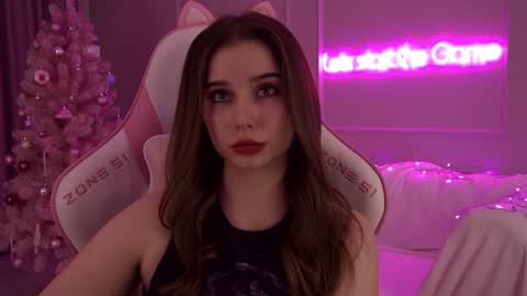 Snapshot of dianabecker chatting on December 18, 2024, 4:53 am Diana online show from December 18, 2024, 4:53 am
