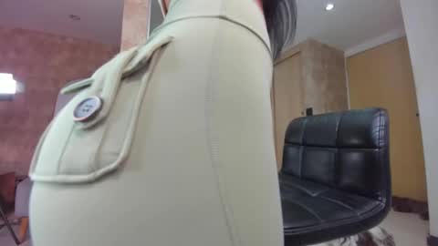 dianac1998 online show from February 13, 2025, 8:45 pm