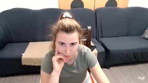 Snapshot of dianasmiey7 chatting on December 4, 2024, 7:23 pm dianasmiey7 online show from December 4, 2024, 7:23 pm