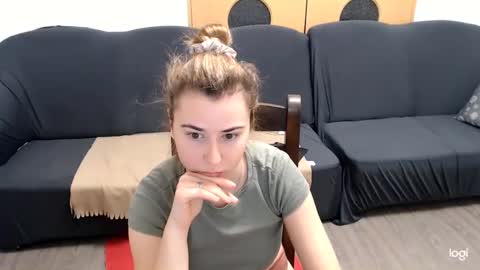 Snapshot of dianasmiey7 chatting on December 13, 2024, 6:27 pm dianasmiey7 online show from December 13, 2024, 6:27 pm