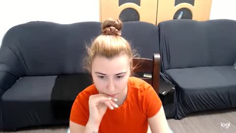 Snapshot of dianasmiey7 chatting on January 10, 2025, 9:13 am dianasmiey7 online show from January 10, 2025, 9:13 am