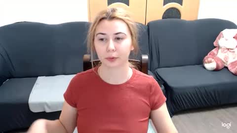 Snapshot of dianasmiey7 chatting on January 20, 2025, 6:10 pm dianasmiey7 online show from January 20, 2025, 6:10 pm