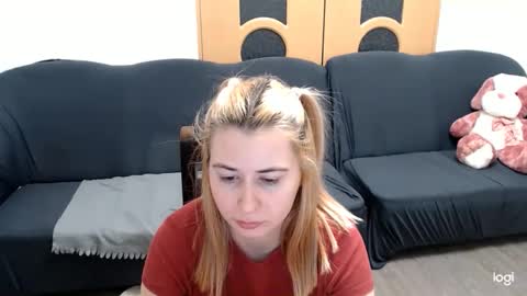 Snapshot of dianasmiey7 chatting on March 4, 2025, 7:54 pm dianasmiey7 online show from March 4, 2025, 7:54 pm