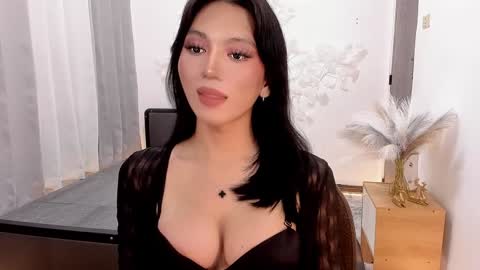 Kianna online show from December 22, 2024, 7:44 am