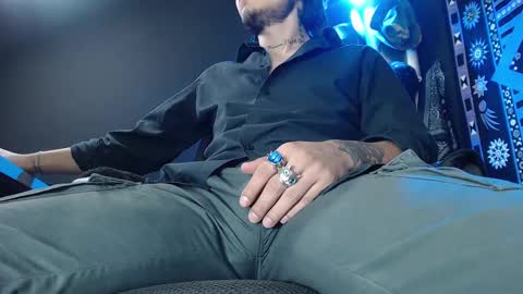 DICAPRIO online show from February 25, 2025, 7:25 pm