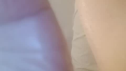 Snapshot of dickielee306251 chatting on November 9, 2025, 4:00 am dickielee306251 online show from November 9, 2025, 4:00 am