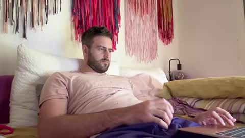 Im Julian  all cum shot videos here    online show from October 13, 2025, 3:34 pm