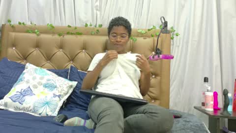 didoelizabeth online show from September 24, 2025, 1:03 pm