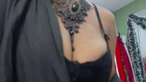 didoelizabeth online show from December 18, 2025, 3:40 pm