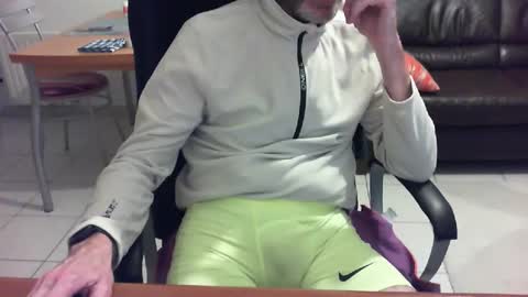 didonc from france..... online show from April 9, 2026, 7:19 pm