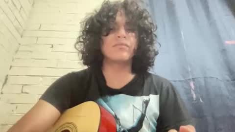 dieciochocentimetross online show from June 7, 2026, 8:01 pm