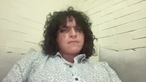 dieciochocentimetross online show from June 11, 2026, 3:15 am