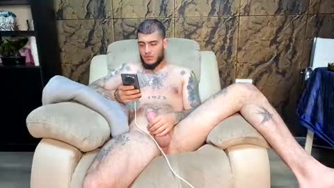 diego_armando24 online show from June 8, 2026, 7:58 pm